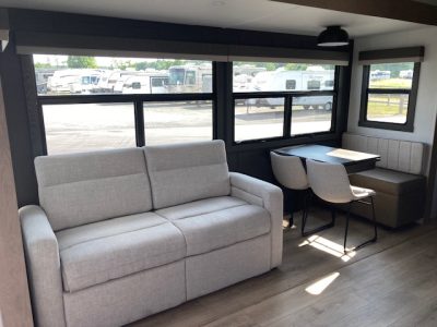 2026 Rockwood Signature Fifth Wheel 371RK - Image 5