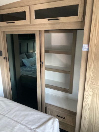 2026 Rockwood Signature Fifth Wheel 371RK - Image 13
