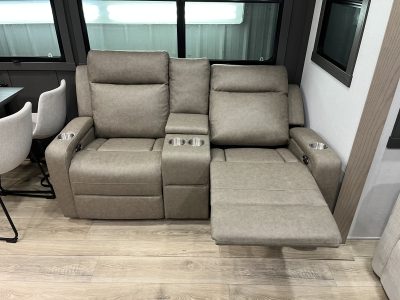 2026 Rockwood Signature Fifth Wheel 401SFB - Image 16