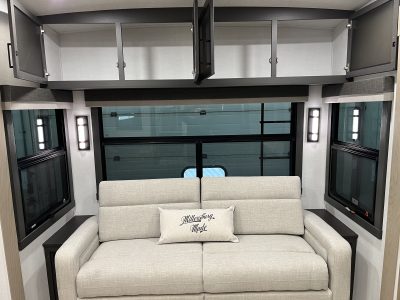 2026 Rockwood Signature Fifth Wheel 401SFB - Image 17
