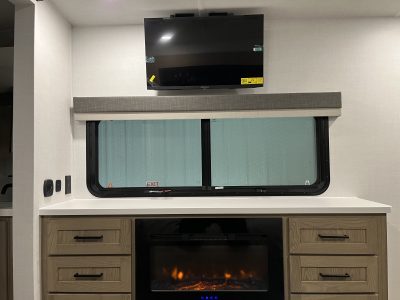 2026 Rockwood Signature Fifth Wheel 401SFB - Image 31