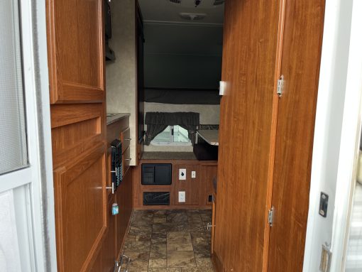 2013 Travel Lite Truck Camper 890RX (Consignment) (Price Drop!!!)